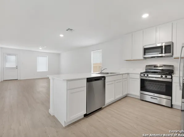 5014 Botanic Trl, Converse, TX 78109