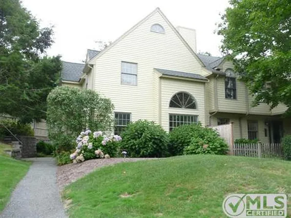 8 Liberty Ln, Orleans, MA 02653
