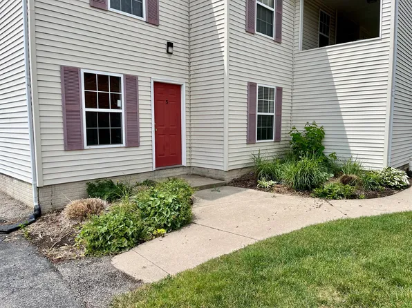 708 Arcadia Dr #3, Bloomington, IL 61704