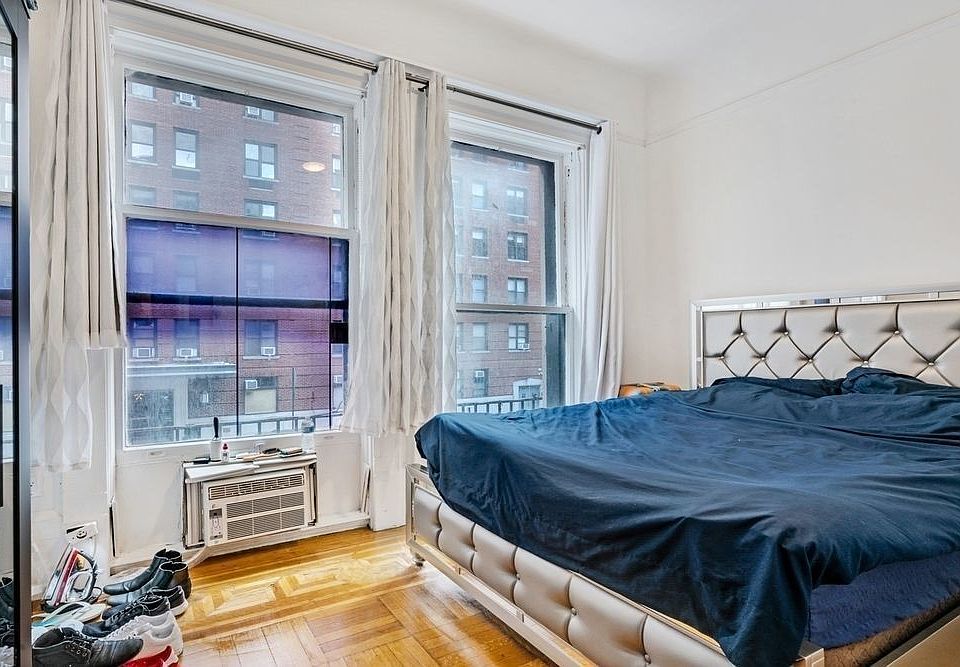 1st image of 215 W 70th St #2N