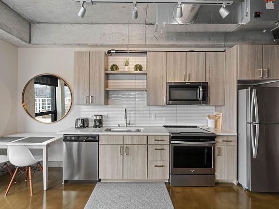 4th image of 728 N 3rd St #707