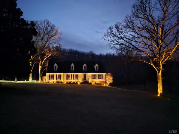 327 Hans Hill Dr, Madison Heights, VA 24572