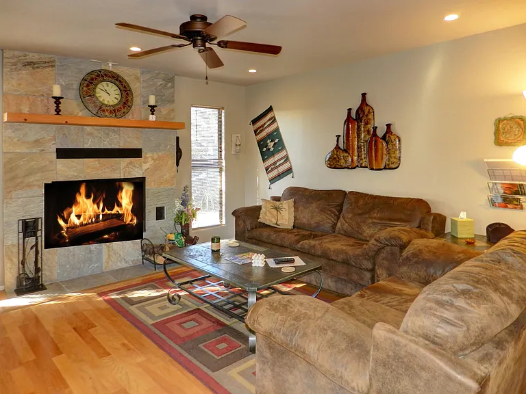 385 Coffee Pot Dr — Photo 8