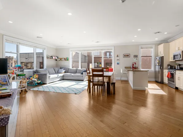 20 Englewood, 20 Englewood Ave APT 304, Brookline, MA 02445