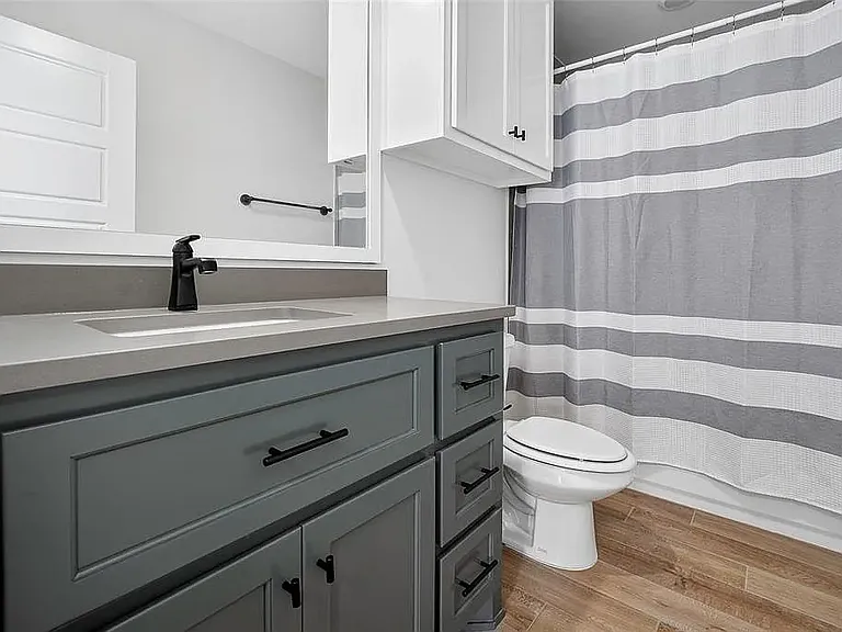 1727 Samuels Ct — Photo 32
