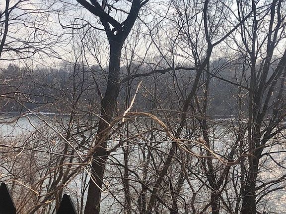 2nd image of 522 Mississippi River Blvd N