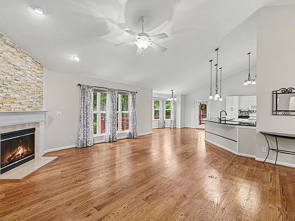 5th image of 776 Mallard Dr