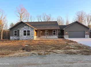 595 Taylon Ln, Oneida, TN 37841