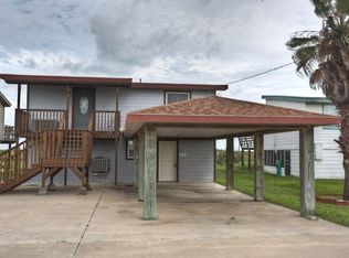 556 Beachfront Dr, Matagorda, TX 77457