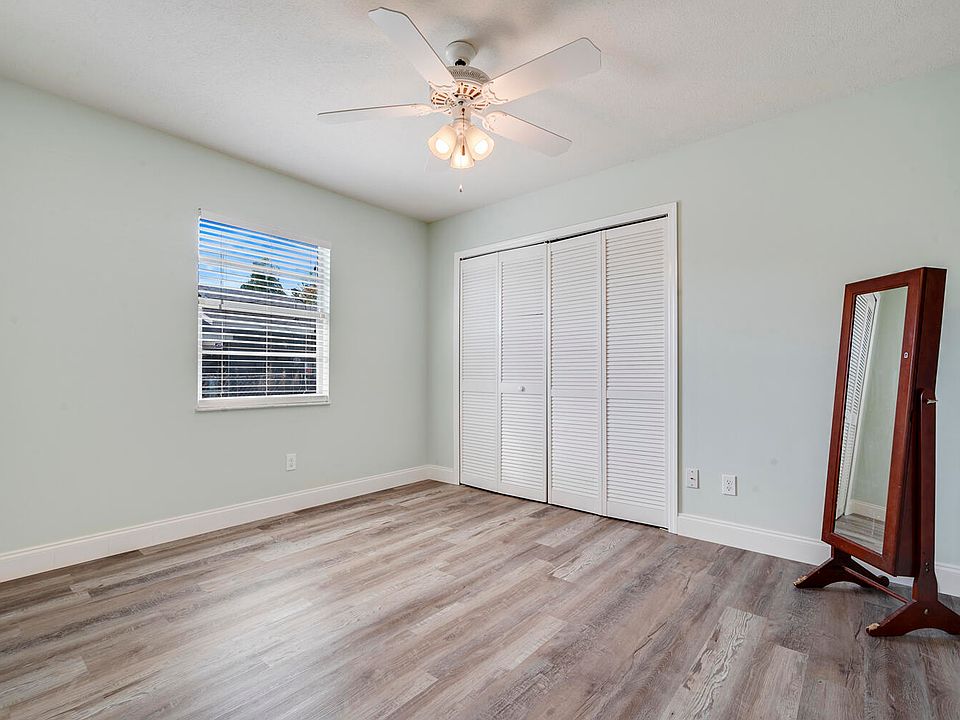 1st image of 771 SE Sweetbay Avenue