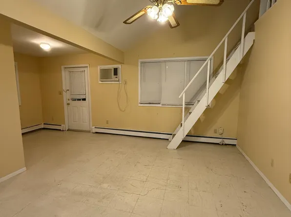 (undisclosed Address), Farmingdale, NY 11735