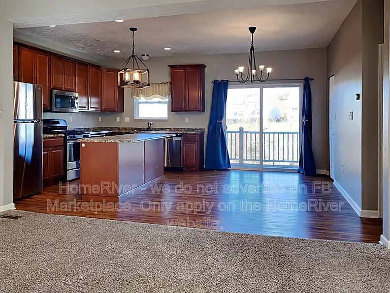 1505 Canterbury Dr — Photo 5
