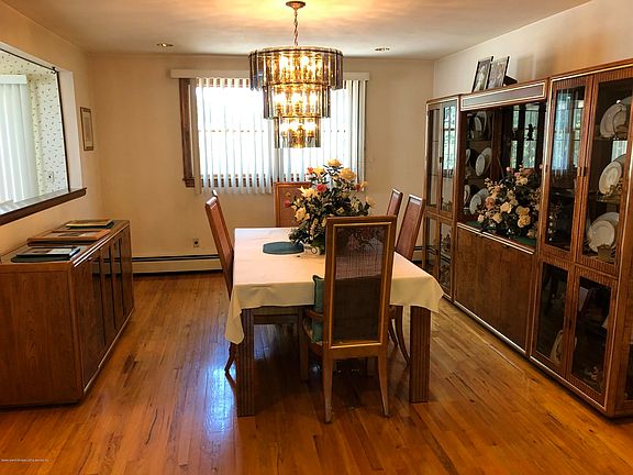 5th image of 65 Tanglewood Dr
