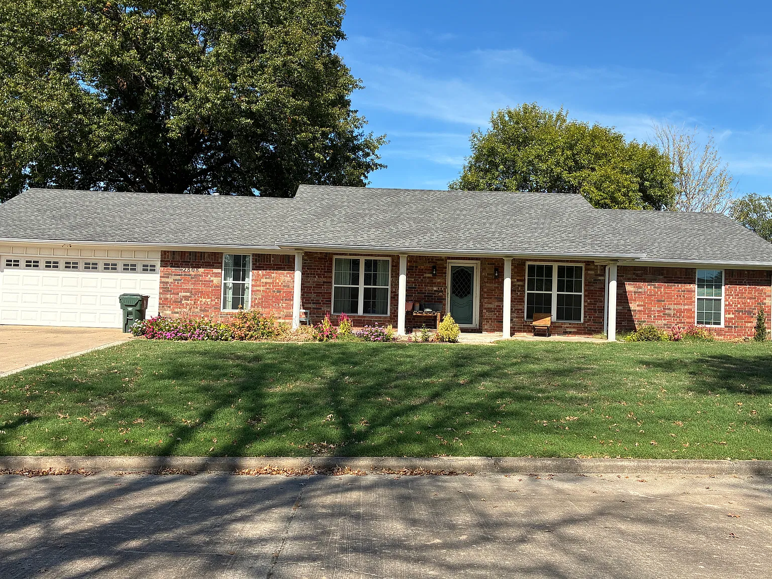 3 bed, 2050 sqft, $1,950 — Photo 2