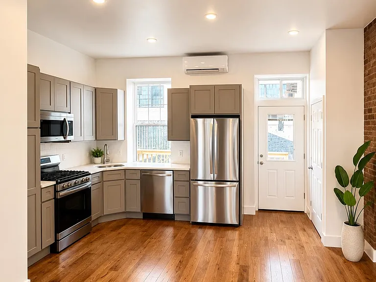 141 Halladay St — Photo 3