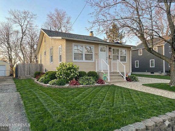 2nd image of 284 Washington Street