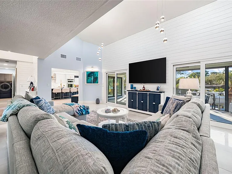 2500 Monterey St — Photo 5