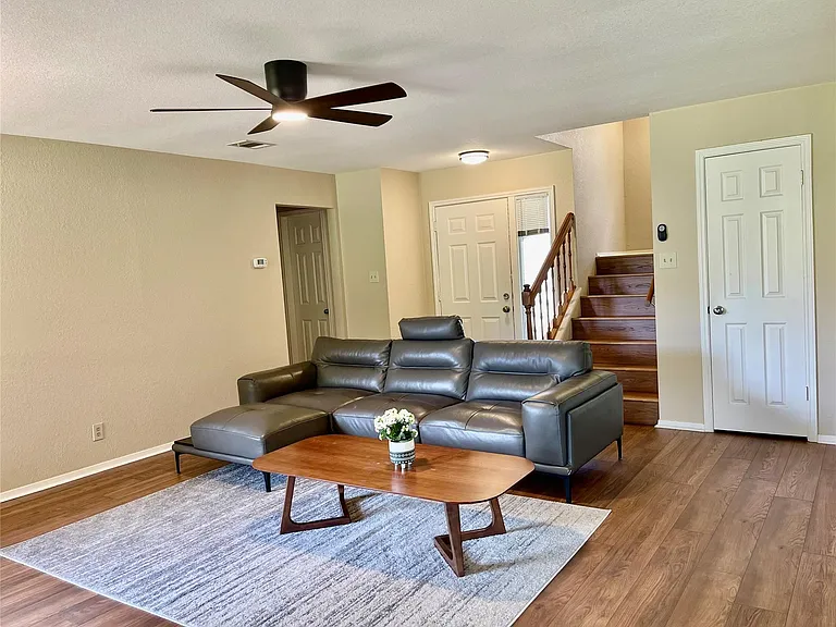 8905 Bridgewood Trl — Photo 3