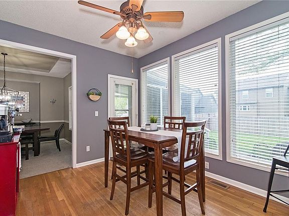 3rd image of 4806 Lone Elm St