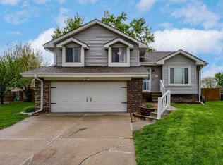 5520 N 111th St, Omaha, NE 68164