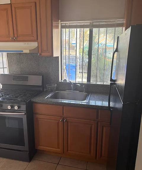 645 N New Hampshire Ave #1 — Photo 8