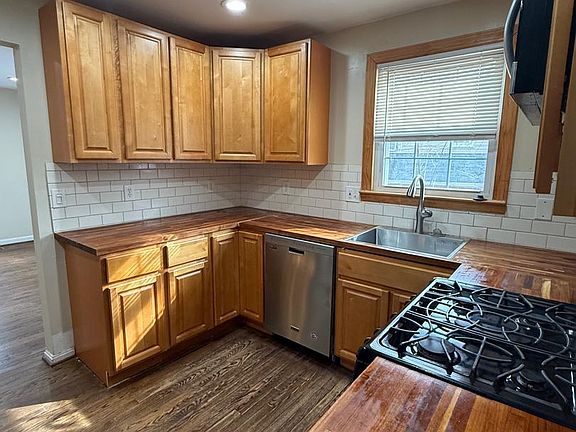 5th image of 2421 Ramblewood Dr