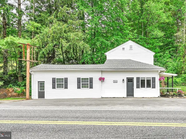 366 Valley St, New Philadelphia, PA 17959