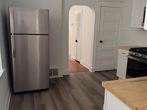5th image of 3230 D St