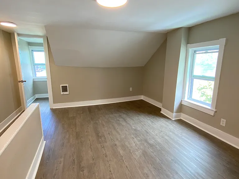 944 Sullivan St #2 — Photo 14