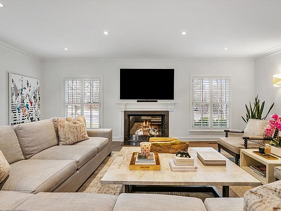 5th image of 375 Washington Rd