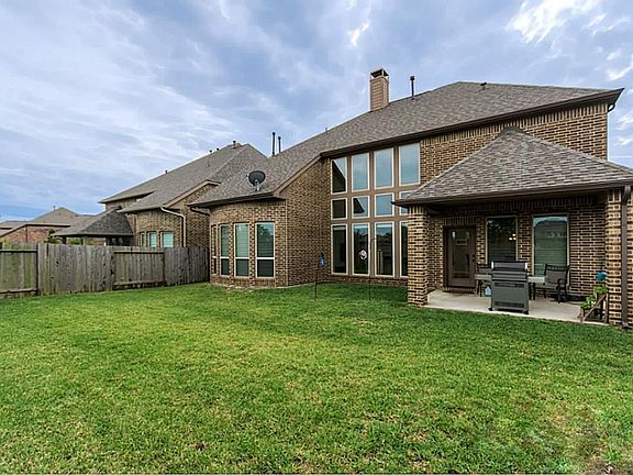 4th image of 4015 Misty Waters Ln