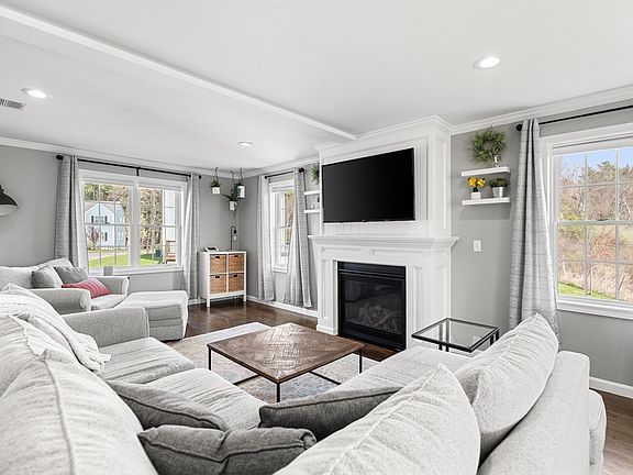 3rd image of 85 Prattown Ln