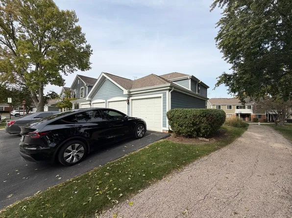 309 Maplewood Ct APT D1, Schaumburg, IL 60193