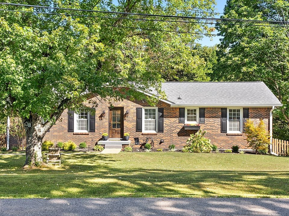 1st image of 632 Chesterfield Cir