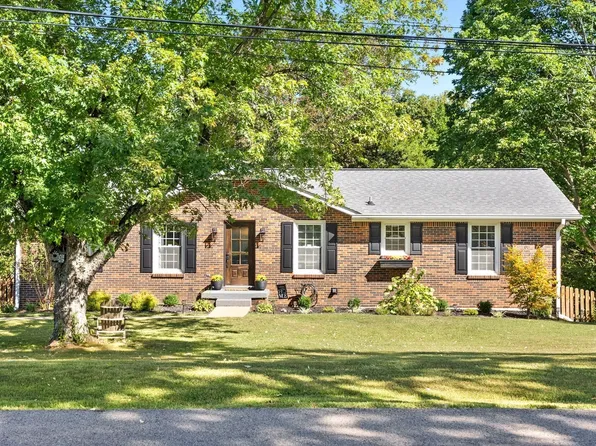 632 Chesterfield Cir, Clarksville, TN 37043