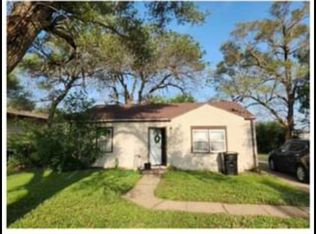 720 Birch Dr, Salina, KS 67401