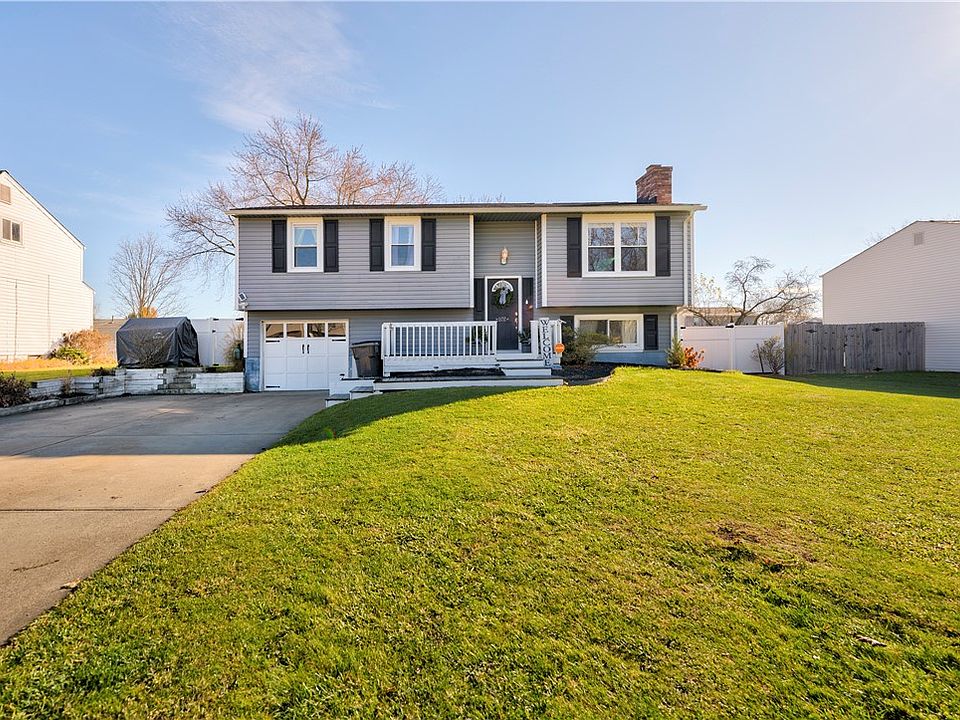 1st image of 202 Wyndmere Dr
