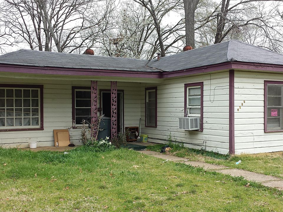 2nd image of 3942 Sumner St