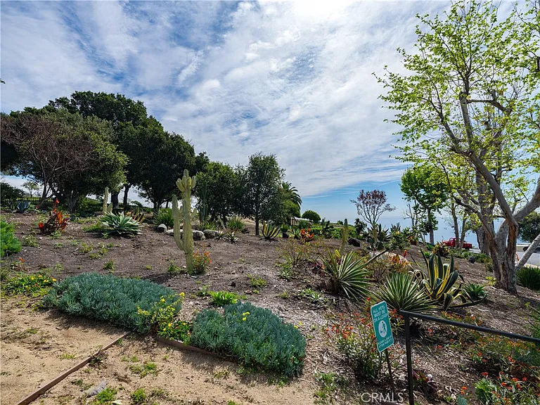 17352 W Sunset Blvd — Photo 29