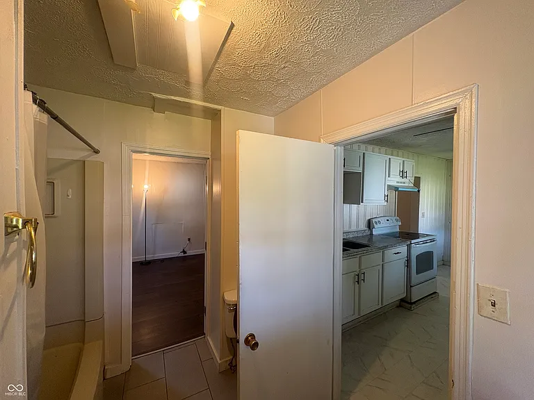 2221 Station St — Photo 7