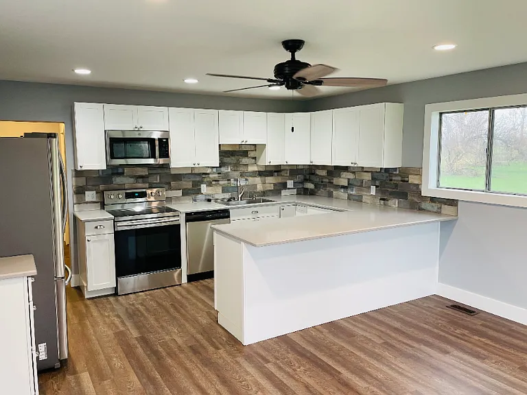 1434 Wood Ln — Photo 7