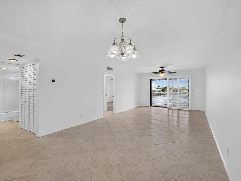 313 Lake Cir #311 — Photo 14