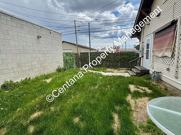 1130 Missouri Ave — Photo 6