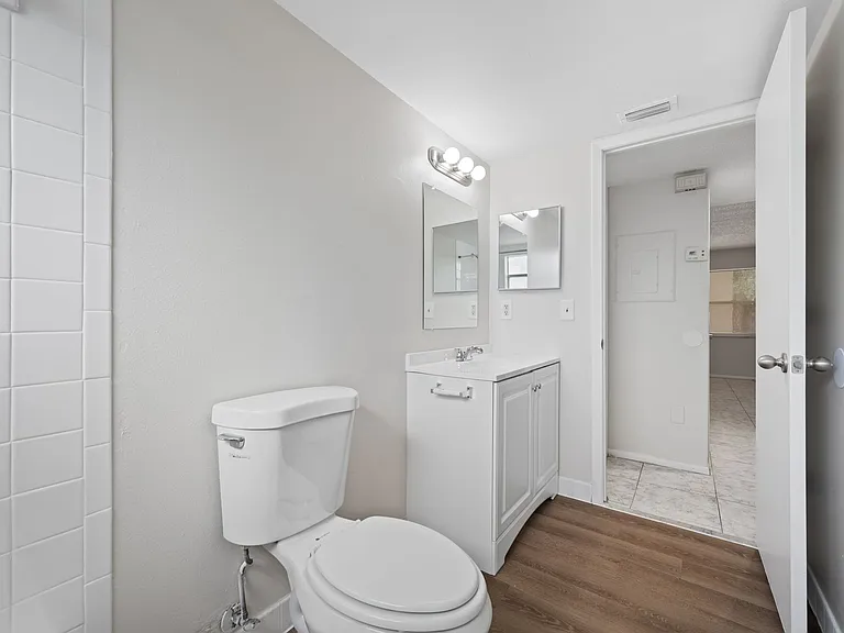 1767 Leo Ln S — Photo 21