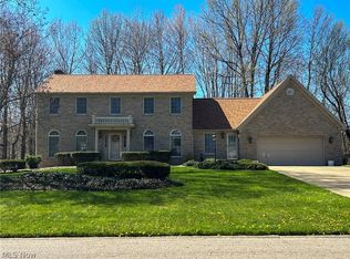 402 Avalon Dr SE, Warren, OH