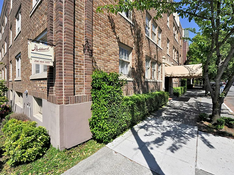 Parkhurst Apartments — Photo 25