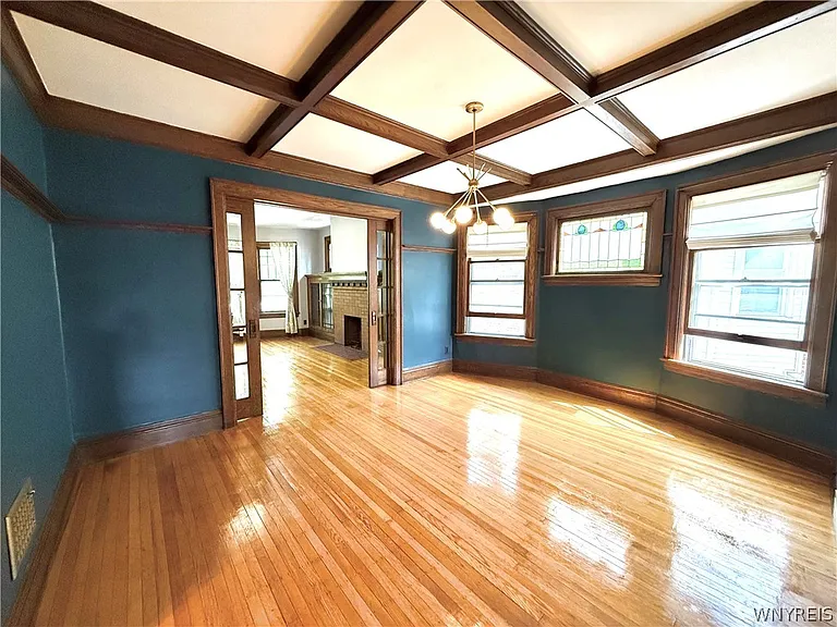 118 Ashland Ave — Photo 4