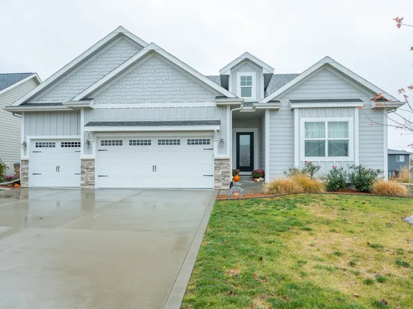 931 Breakwater Pl, Polk City, IA 50226