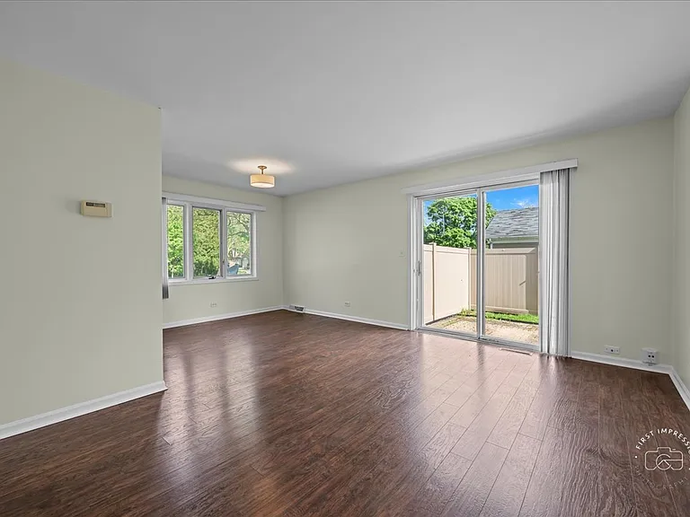 751 Monticello Dr — Photo 3