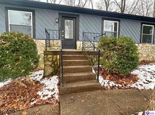 1427 Catalpa Dr, Radcliff, KY 40160